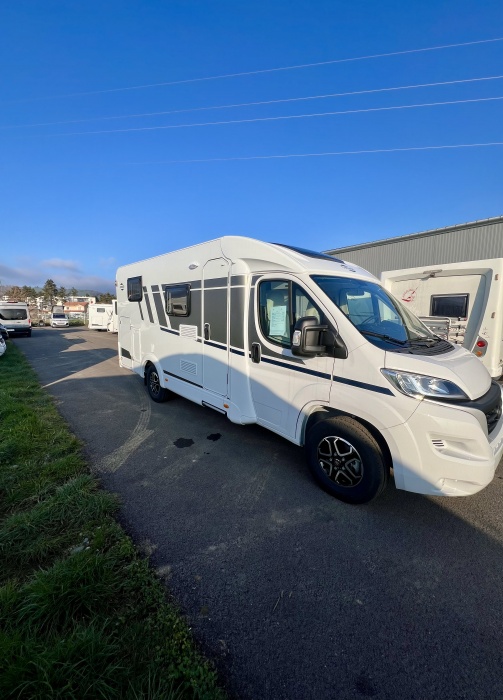 camping car CARADO PRO V337 modèle 2024